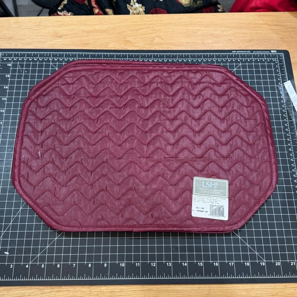 LSHF Louisville Saydah Home Fashions Burgundy Quilted Placemats Set of 6 USA